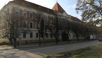 Babits Mihály Kulturális Központ - Szent István Tér 10