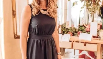Lerch-Fülöp Eszter Szertartásvezető és Ceremóniamester - Baross Telep 16a