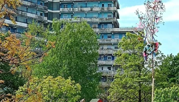 Tapolcai Y-házak - Kazinczy Tér 9