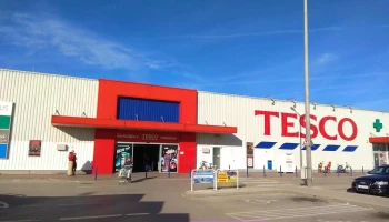 Tesco - Köztársaság U. 7