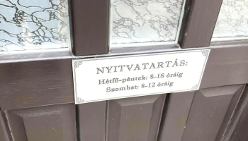 Városi és Társa Kft. - Petőfi Sándor Tér 17