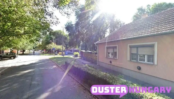 *Tudatosság, béke, szeretet* - Tizenhárom Vértanú U. 31