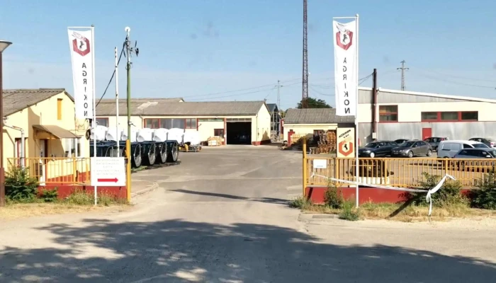 Agrikon Kabin Es Agrartechnika Muvek Kft Mezőgazdasagi Gepek Szallitoja - Kiskunmajsa