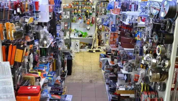 Albaszerszam Webaruhaz Belul - Székesfehérvár