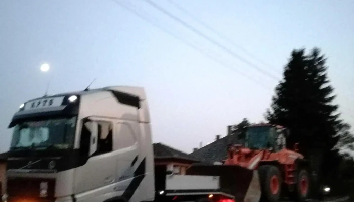Axial Kft Mezőgazdasagi Gepek Szallitoja - Kerecsend