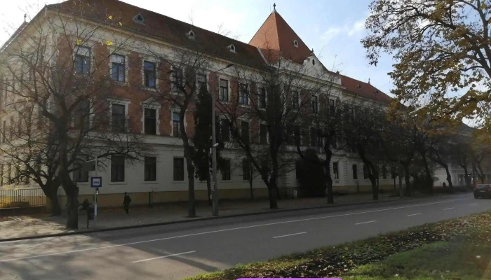 Babits Mihály Kulturális Központ - Szent István Tér 10