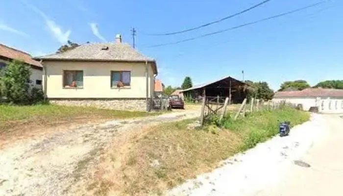 Bakonygyongye Allatorvosi Rendelo Bakonyszentlaszlo Utcakep Es 360deg - Bakonyszentlászló