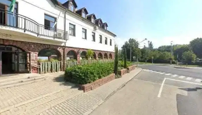 Balatonalmadi Kormanyablak Utcakep Es 360deg - Balatonalmádi