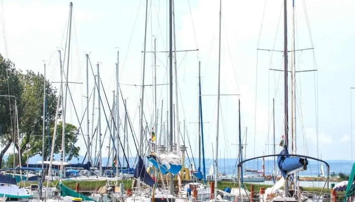 Balatonfoldvar Vitorlaskikoto Tenger - Balatonföldvár