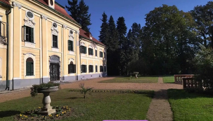 Batthyány-Draskovich-kastély - Köztársaság Tér 1
