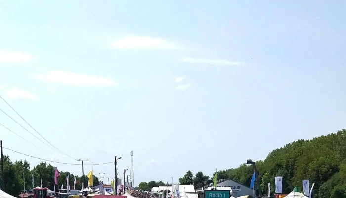 Bmvk Rendezveny Centrum Kiallitasi Es Kereskedelmi Kozpont - Szentlőrinc
