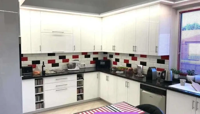 Centromax Kft  Konyhabutor Keszites Budapest Osszes - Budapest