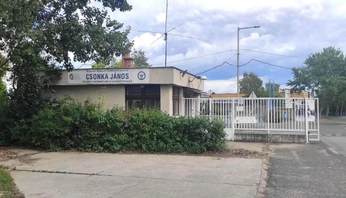 Csonka Janos Muszaki Szakkozepiskola Es Szakiskola Szakiskola - Budapest