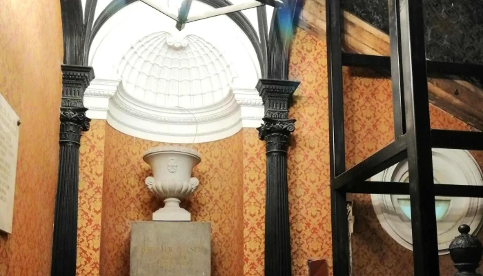 Darabanth Aukcioshaz Cim - Budapest