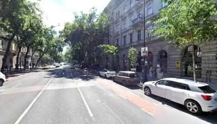 Darabanth Aukcioshaz Utcakep Es 360deg - Budapest
