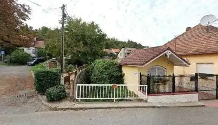 David Balazic Egyedi Cipokeszito Mester Utcakep Es 360deg - Nagymaros