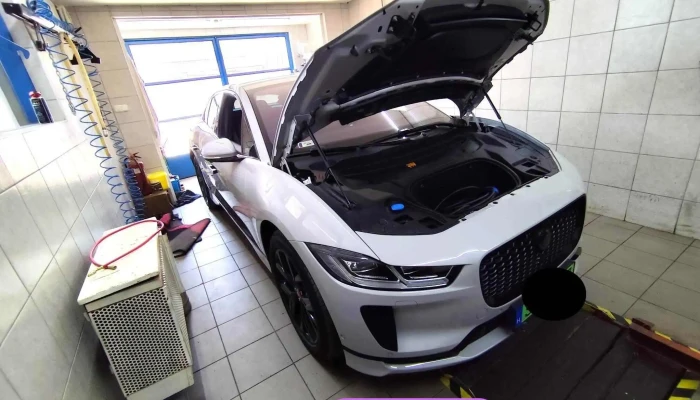 Defect Cars Kftopel Bolt   Gumiszerviz Eredetisegvizsgalo Belul - Gyál