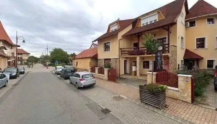 Devenyi Ferenc Autoszerviz   Dev Fair Auto Bt  Autoszerelo Muhely Veresegyhaz Utcakep Es 360deg - Veresegyház