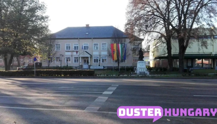 Dombóvári Önkormányzati Hivatal - Szabadság U. 18