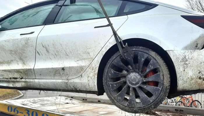 Duna Auto Tesla Karosszeria Javito Ertekelesek - Budapest