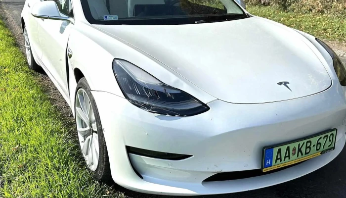 Duna Auto Tesla Karosszeria Javito Hogyan Lehet Odajutni - Budapest