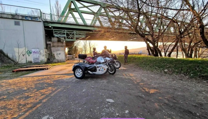 Emlektabla Hid - Budapest