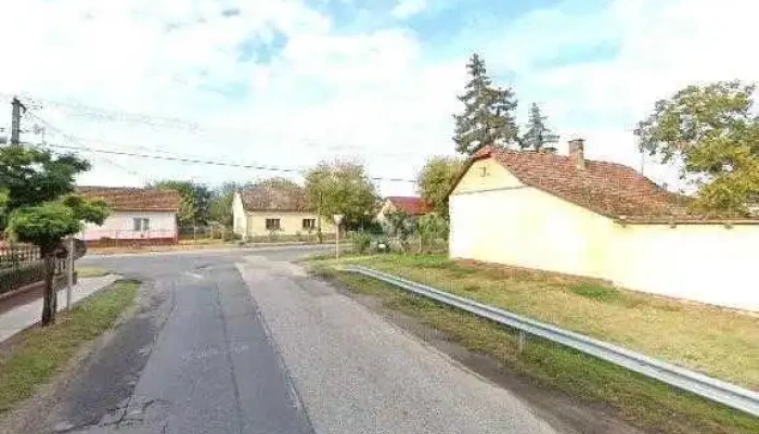 Fecskefeszek Bufe Utcakep Es 360deg - Forráskút