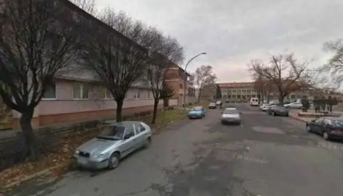 Hajduboszormenyi Kertesz Laszlo Varosi Konyvtar Utcakep Es 360deg - Hajdúböszörmény