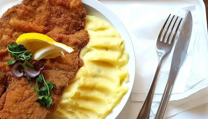 Hentes Falatozoja Butchers Diner Cim - Budapest