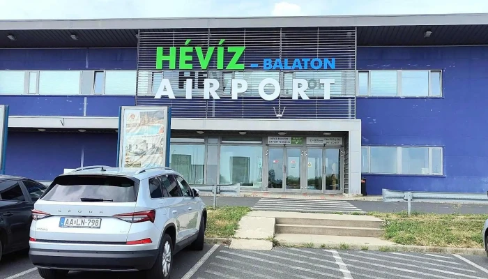 Heviz Balaton Repuloter Sarmellek - Sármellék