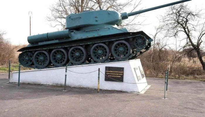 Hortobagyi Tankcsata Emlekmu Emlekpark - Hortobágy