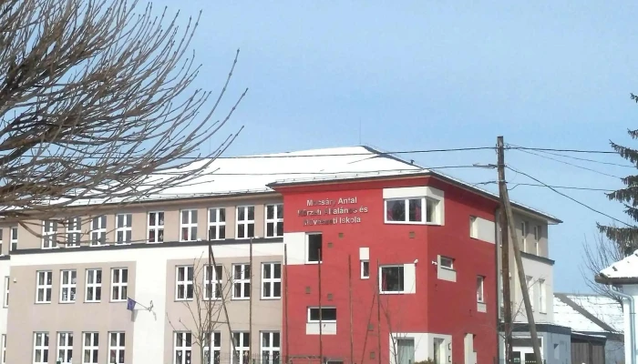 Karancslapujto Iskola Buszmegallo - Karancslapujtő