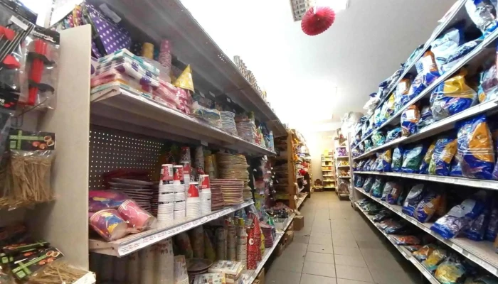 Kardosjatek Es Dekor Utcakep Es 360deg - Budapest