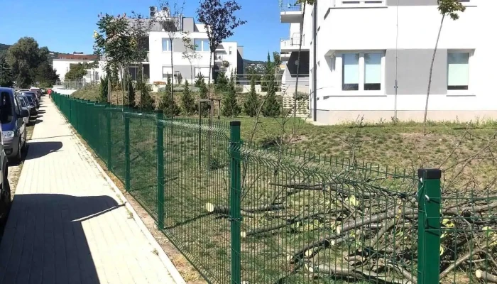 Klau és Társa Kft. - drótfonat,ponthegesztett háló,3d táblás kerítés,vadháló,konsport acél kerités - Damjanich János U. 31