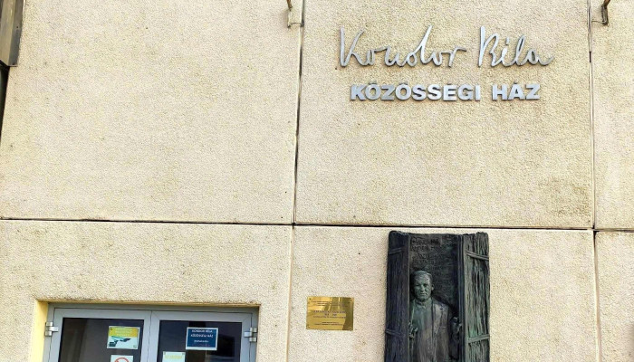 Kondor Bela Kozossegi Haz Instagram - Budapest