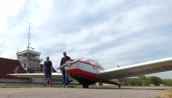 Lhsk Siofok Kiliti Repuloter Airport Hogyan Lehet Odajutni - Siófok