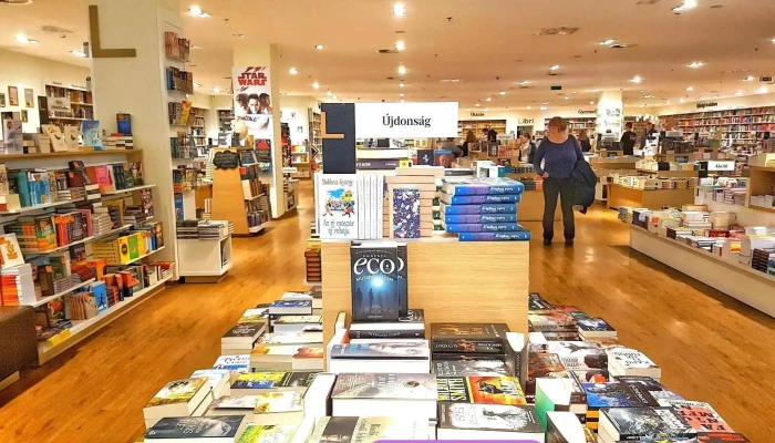 Libri Arkad Konyvesbolt Konyvespolc - Budapest