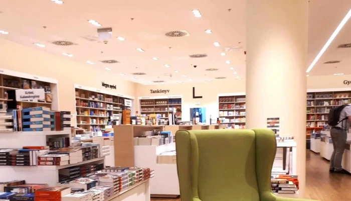 Libri Corvin Plaza Konyvesbolt Videok - Budapest