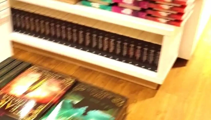 Libri Mammut Konyvesbolt Belul - Budapest