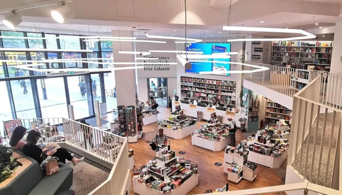Libri -  Nyitva Most - Budapest