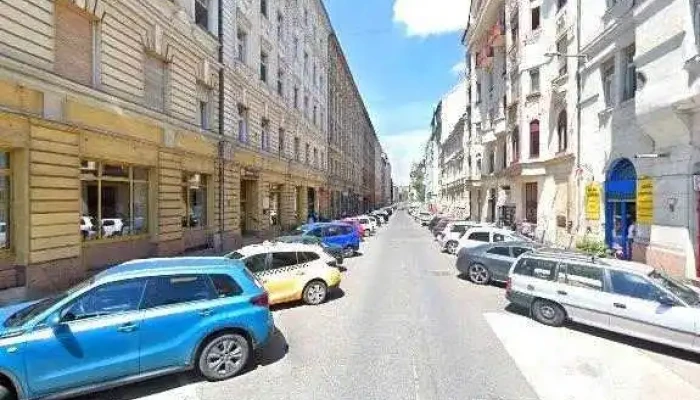 Madi Imre Cipesz Kulcsmasolo Utcakep Es 360 - Budapest