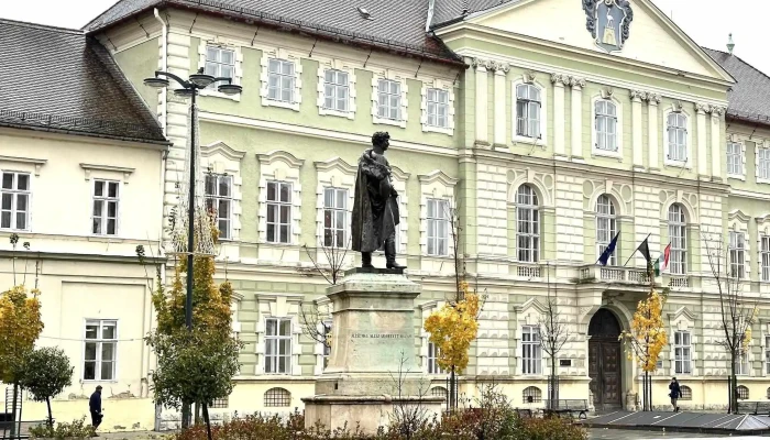 Megyehaza Szam - Szombathely