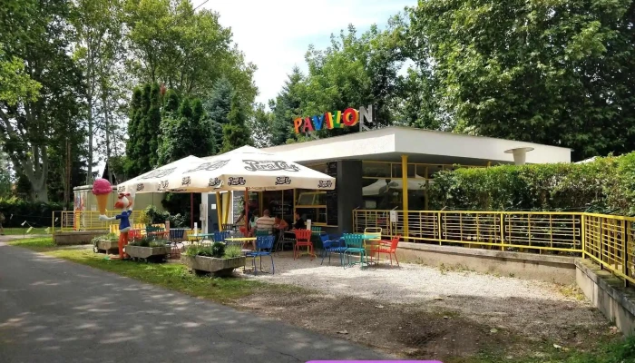 Pavilon - Kodály Zoltán U. 45-49