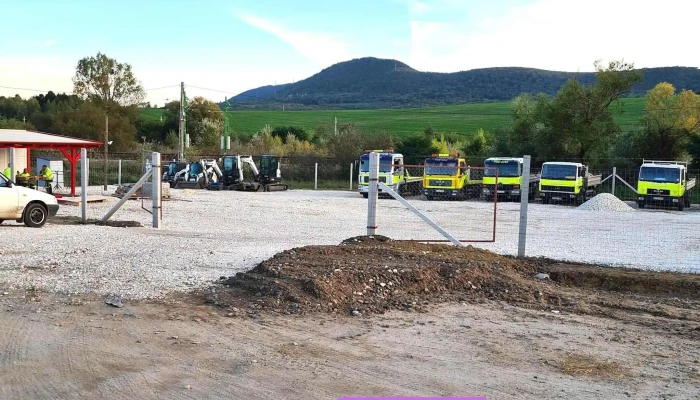 Pilis -  Auto Kft Automentes Gepi Foldmunka Es Acsmunka Osszes - Solymár