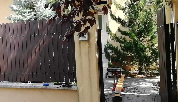 Plasztik Keritesrendszer Szabo Gabor Ev Keritesbolt - Sirok