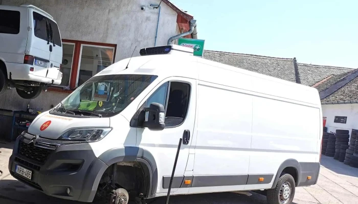 Point S Gumiszerviz -    Radial Trade Kft   Gumijavitas Gumieladas Autoklima Autogumi - Baja