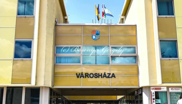 Polgarmesteri Hivatal Szazhalombatta Varoshaza - Százhalombatta