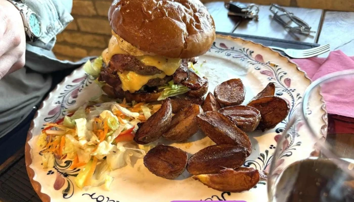 Rozsa Sandor Csarda   Zsombo Hamburger - Zsombó