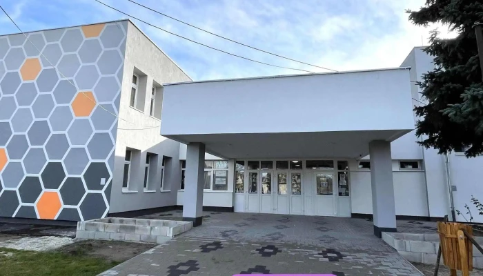 Sarmelleki Kozossegi Szinter Amk A Tulajdonostol - Sármellék