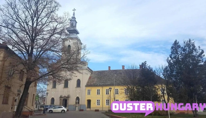 Simontornyai Katolikus templom - Szent István Király U. 5